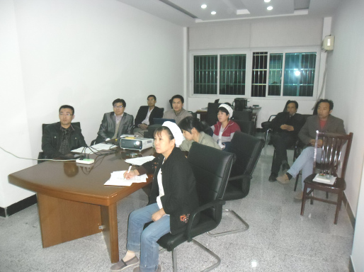 管理干部召開周例會、日例會