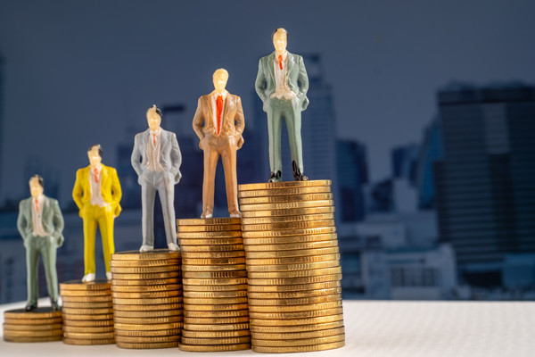 集團(tuán)財(cái)務(wù)整合優(yōu)化：降低成本，提高資金使用效率