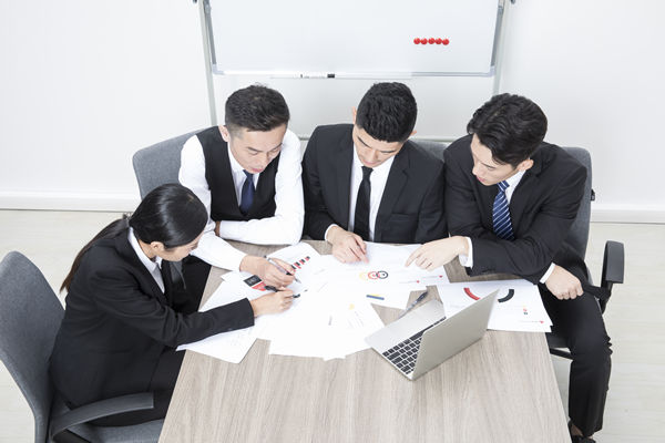 組織咨詢：協助企業制定組織發展戰略，推動組織成長