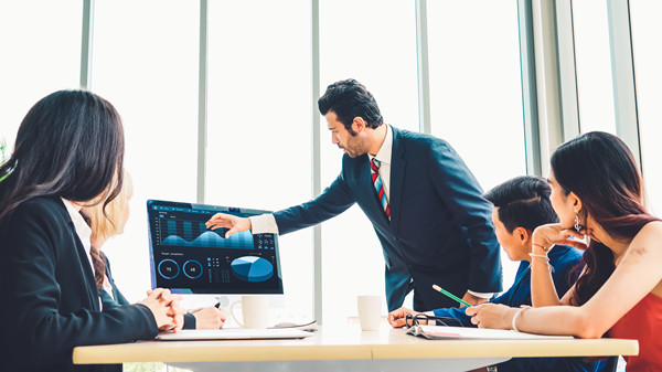 績效激勵(lì)：激發(fā)員工潛力，提升整體績效水平