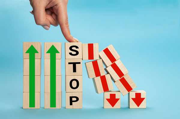 智能決策：利用數(shù)據(jù)驅(qū)動(dòng)策略，提升企業(yè)管理效能