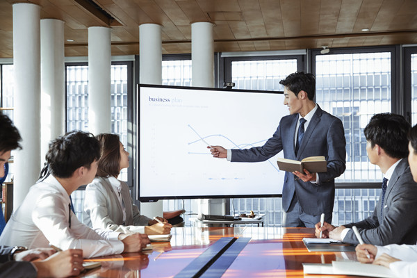 數(shù)據(jù)驅(qū)動(dòng)的績(jī)效管理：用數(shù)據(jù)說(shuō)話(huà)，科學(xué)決策