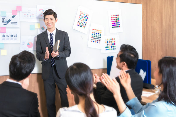 員工培訓(xùn)與發(fā)展：提升技能，實(shí)現(xiàn)卓越績效