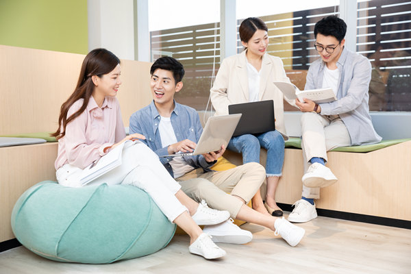 員工培訓(xùn)與發(fā)展：提升技能，實(shí)現(xiàn)卓越績(jī)效