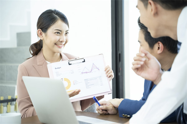 績(jī)效評(píng)估與反饋：客觀評(píng)估，持續(xù)改進(jìn)