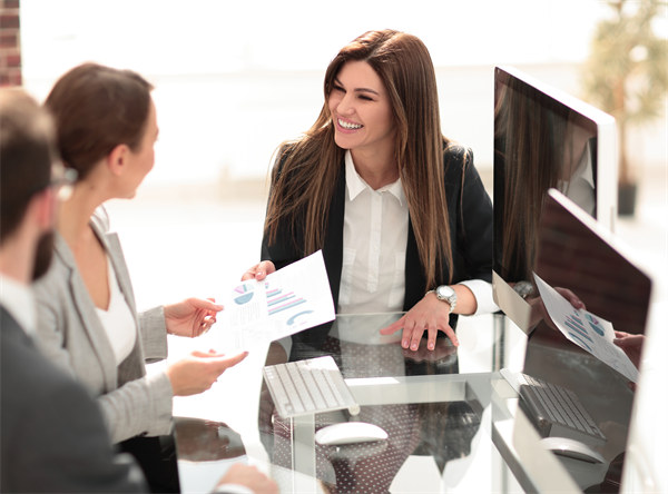 績(jī)效評(píng)估與反饋：客觀評(píng)估，持續(xù)改進(jìn)