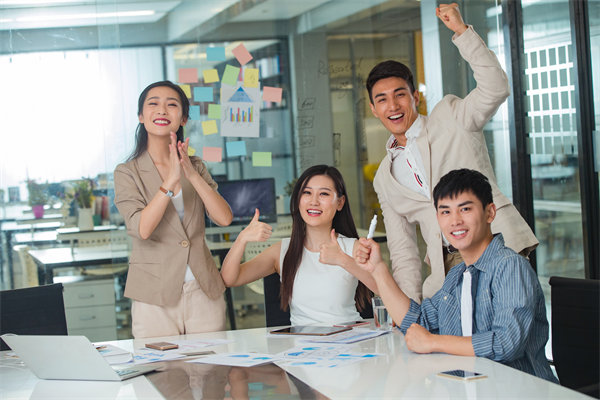 社會責任與績效管理：承擔社會責任，提升企業(yè)形象