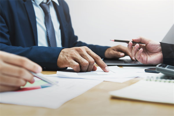 精準(zhǔn)定位集團(tuán)戰(zhàn)略，強(qiáng)化管控力度，鑄就長青基石