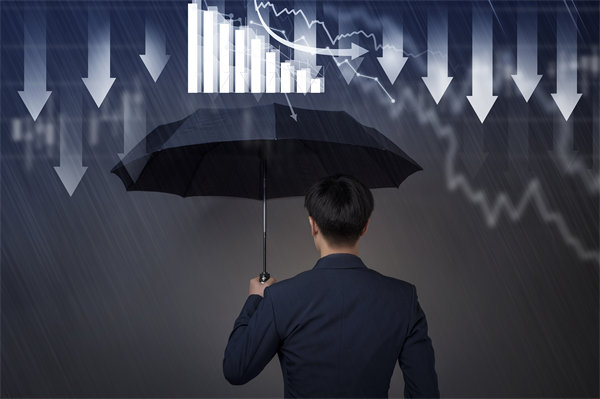 強(qiáng)化集團(tuán)風(fēng)險防控，確保穩(wěn)健運(yùn)營，守護(hù)企業(yè)安全