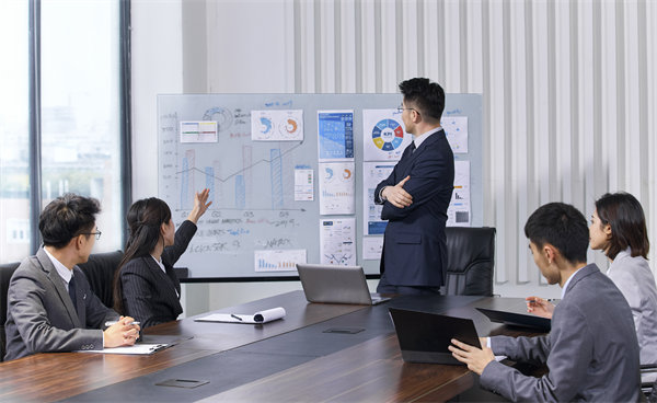 強化集團風(fēng)險防控，確保穩(wěn)健運營，守護企業(yè)安全