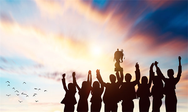 領(lǐng)導(dǎo)力發(fā)展與績效管理：培養(yǎng)領(lǐng)導(dǎo)力，推動(dòng)組織成功