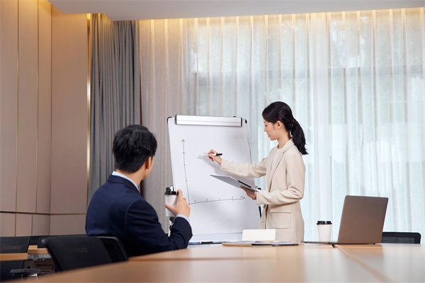 創新薪酬管理模式，構建高效激勵與留任新機制