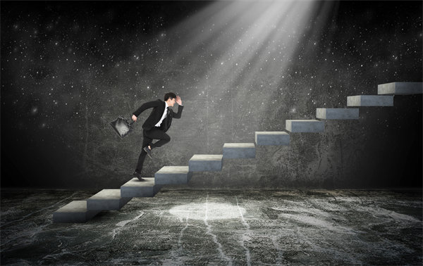 績效管理與員工成長：構(gòu)建人才梯隊，推動組織發(fā)展