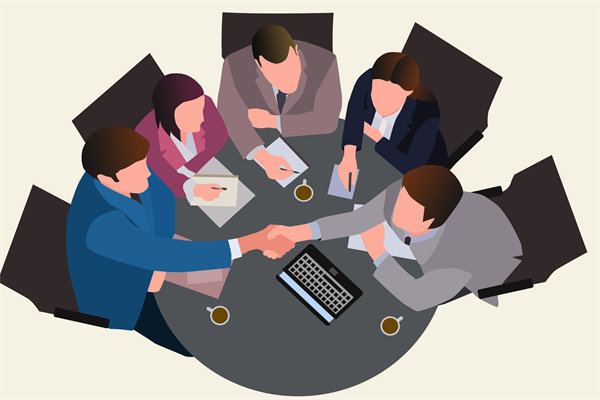 在企業(yè)管理中，專權(quán)式和民主式管理各有哪些優(yōu)缺點？