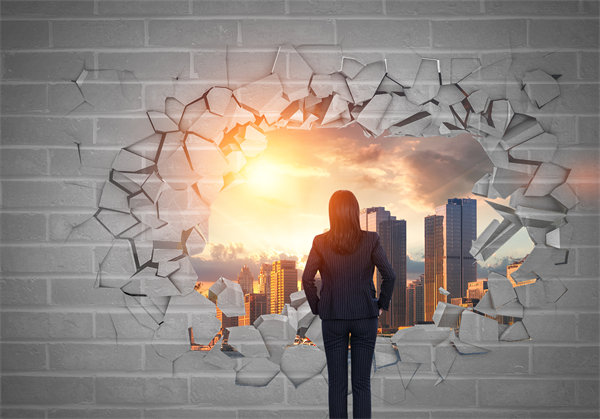 要實(shí)現(xiàn)公司發(fā)展目標(biāo)，組織變革應(yīng)該注意解決什么問(wèn)題？