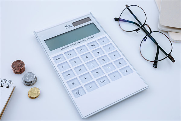 根據(jù)薪酬的構(gòu)成來確定不同競(jìng)爭(zhēng)性薪酬政策怎么制定？