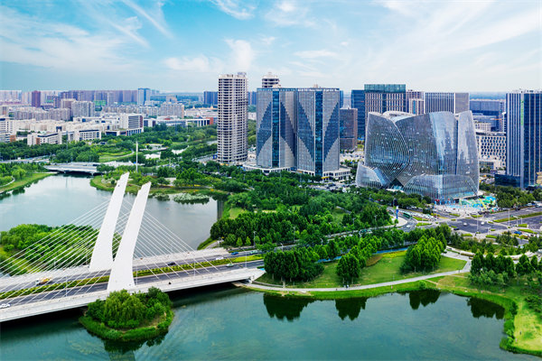 管理咨詢?nèi)绾沃︵嵵萜髽I(yè)實(shí)現(xiàn)市場(chǎng)競(jìng)爭(zhēng)力的提升？