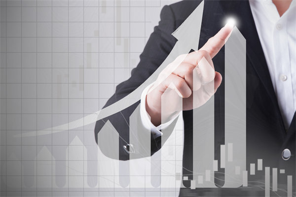 如何平衡長期戰(zhàn)略規(guī)劃與短期預(yù)算目標(biāo)的矛盾與沖突？