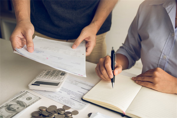 績效不佳員工的薪酬調(diào)整策略：如何既公平又有效？