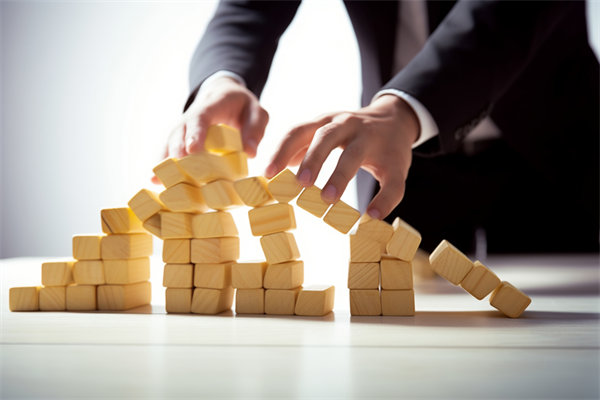 預(yù)算管理中的風(fēng)險(xiǎn)評估與應(yīng)對策略有哪些關(guān)鍵環(huán)節(jié)？