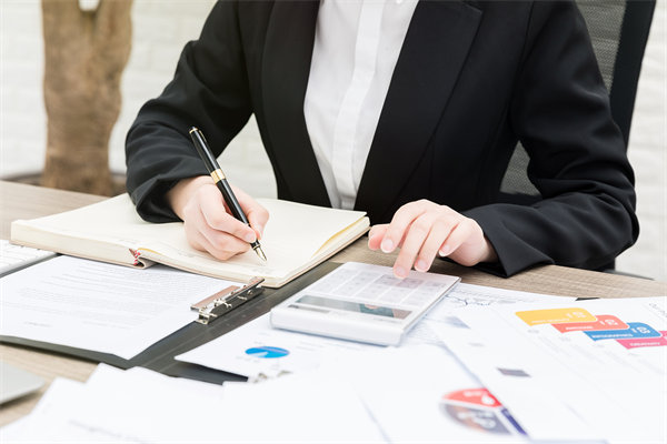 集團(tuán)如何通過管控優(yōu)化實(shí)現(xiàn)成本降低與效益提升？