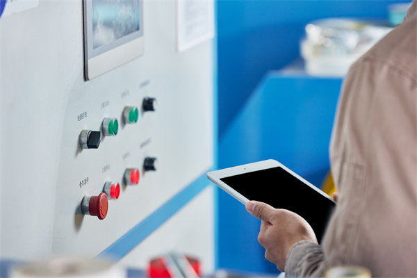 面對(duì)多品種小批量生產(chǎn)，精益生產(chǎn)如何靈活應(yīng)對(duì)挑戰(zhàn)？