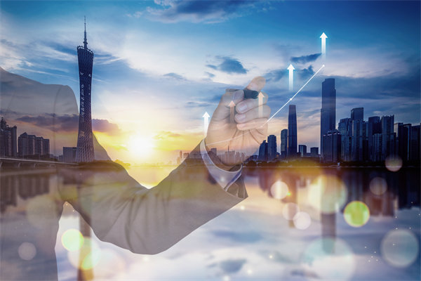 在薪酬體系設(shè)計時，應(yīng)如何考慮行業(yè)標(biāo)準(zhǔn)和市場變化？