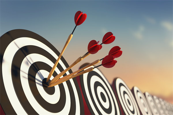 制定年度預(yù)算時，如何兼顧創(chuàng)新投入與成本控制？