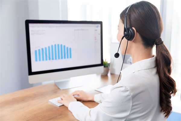 客戶為中心，管理咨詢?nèi)绾沃ζ髽I(yè)優(yōu)化服務(wù)體驗？