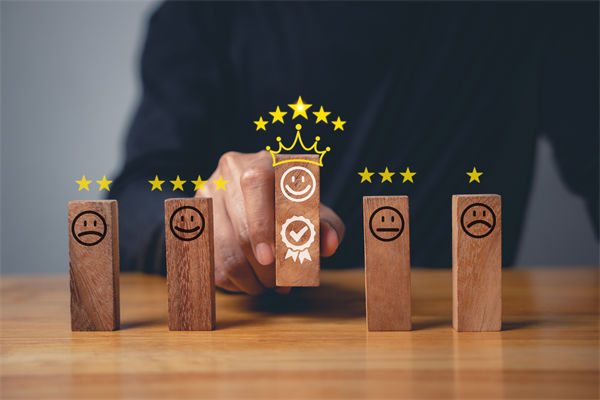 客戶為中心，管理咨詢?nèi)绾沃ζ髽I(yè)優(yōu)化服務(wù)體驗？