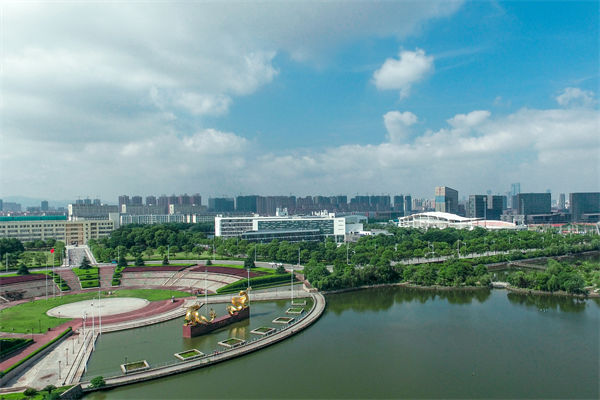 南昌戰(zhàn)略咨詢公司如何為企業(yè)定制長遠發(fā)展規(guī)劃？