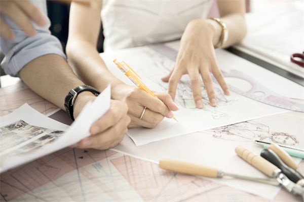 個性化定制需求，制造業(yè)如何快速響應(yīng)并優(yōu)化生產(chǎn)流程？