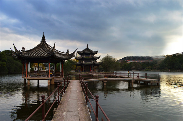 臺(tái)州年度經(jīng)營計(jì)劃咨詢公司如何規(guī)劃企業(yè)全年發(fā)展藍(lán)圖？