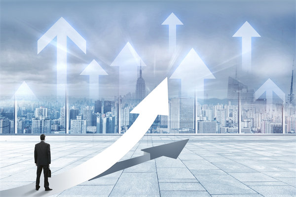 在制定年度經(jīng)營計劃時，如何考慮行業(yè)趨勢和政策影響？