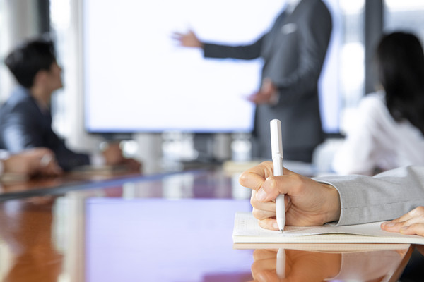 企業(yè)的會議管理制度不完善，如同虛設(shè)怎么辦？