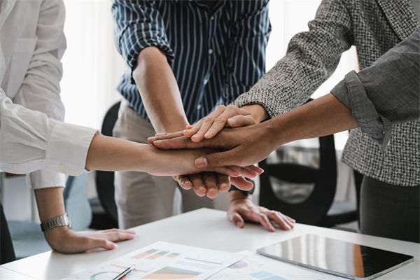 跨境營銷中，如何克服文化差異，實(shí)現(xiàn)全球化傳播？