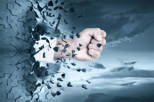 全球化競(jìng)爭(zhēng)下，企業(yè)管理如何保持靈活與創(chuàng)新？