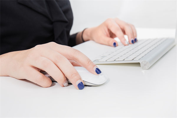 女子工資4600每天花近百元通勤上班，人力資源怎么看？