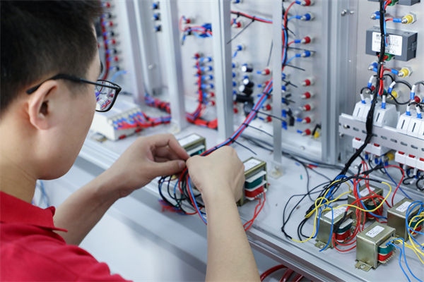 哪些行業(yè)人才火爆就業(yè)市場(chǎng)？人力資源管理有何啟發(fā)？