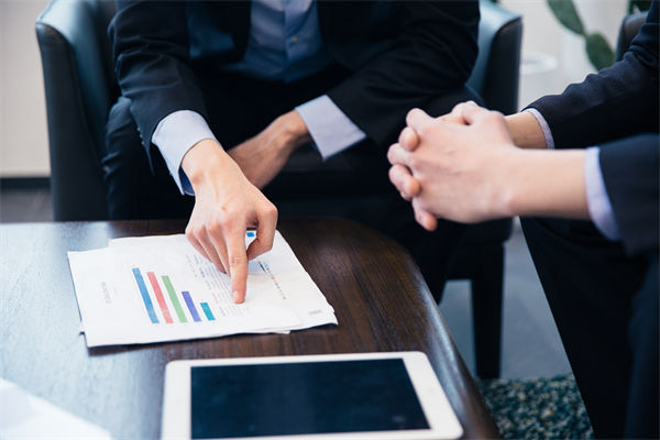 預算松弛現(xiàn)象如何避免，以確保預算的嚴肅性和準確性？