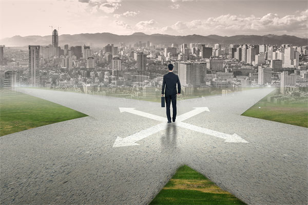 企業(yè)轉(zhuǎn)型遇阻，管理咨詢?nèi)绾尉珳?zhǔn)破局開辟新增長路徑？