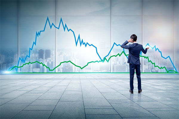 員工績(jī)效不佳，是應(yīng)該立即解雇還是給予改進(jìn)機(jī)會(huì)？