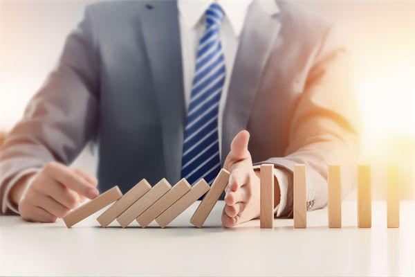 A股開盤大跌，近800股跌超9%，關(guān)聯(lián)企業(yè)如何調(diào)整戰(zhàn)略？