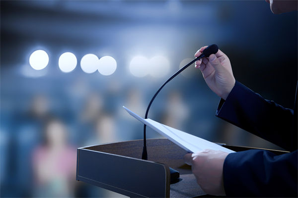 大降對(duì)華關(guān)稅，特朗普為何轉(zhuǎn)彎？制造業(yè)怎么看？