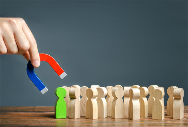 行業(yè)薪酬競(jìng)爭(zhēng)激烈，企業(yè)怎樣優(yōu)化薪酬吸引頂尖人才？