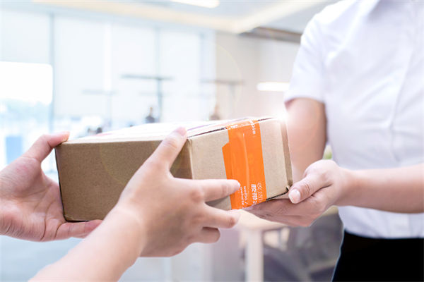 快遞員入職京東13年工資共100多萬，對其他企業(yè)有何啟示？