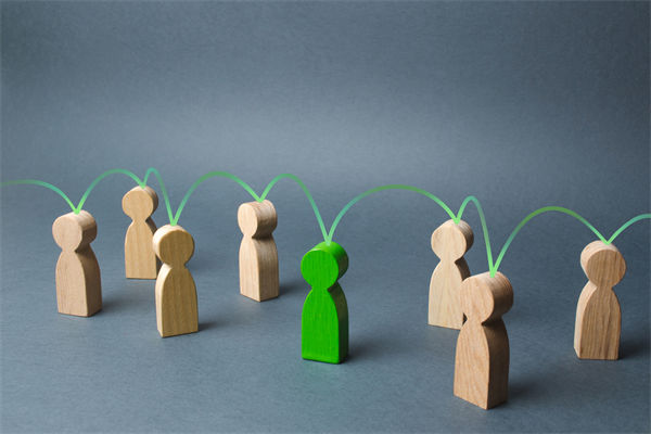 戰(zhàn)略執(zhí)行層層衰減，集團管控如何確保目標精準落地？