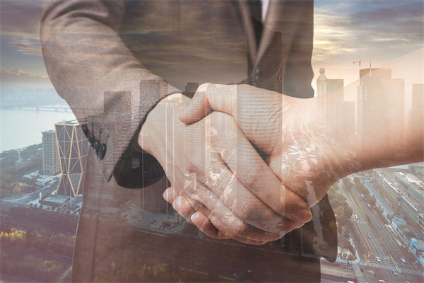 面對(duì)不確定性環(huán)境，企業(yè)如何制定靈活的戰(zhàn)略應(yīng)對(duì)方案？