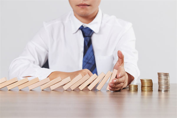 集團(tuán)風(fēng)險(xiǎn)管控薄弱，如何加強(qiáng)風(fēng)險(xiǎn)管理保障集團(tuán)運(yùn)營(yíng)？