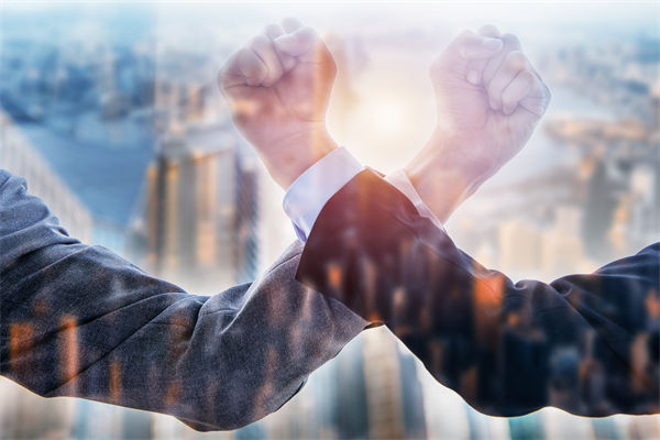 榮耀CEO承認(rèn)銷量非常困難，眾多企業(yè)的品牌戰(zhàn)略啟示